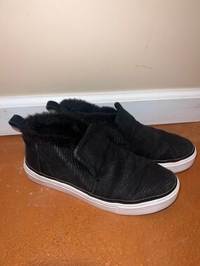 TOMS Women's Black Fur-Lined Slip-On Sneakers